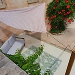 Au Secret Des Bregines Μπεζιέ