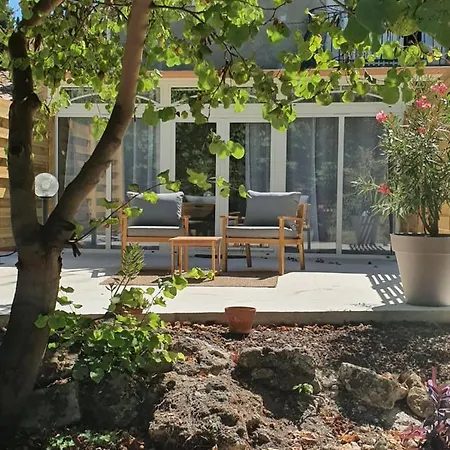 Au Secret Des Bregines Bed & Breakfast