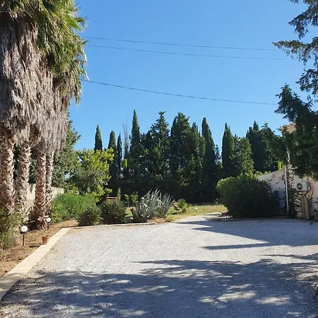 Au Secret Des Bregines 4* Beziers