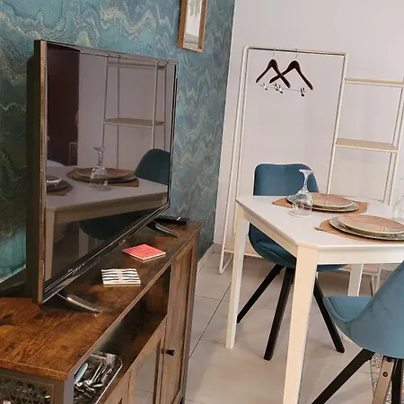 Bed & Breakfast Au Secret Des Bregines 4*