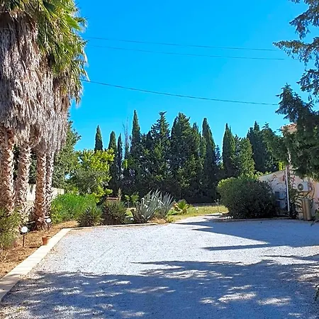 Au Secret Des Bregines Bed & Breakfast