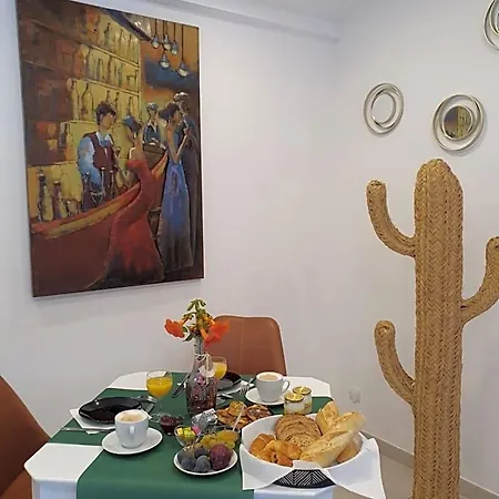 Au Secret Des Bregines 住宿加早餐酒店